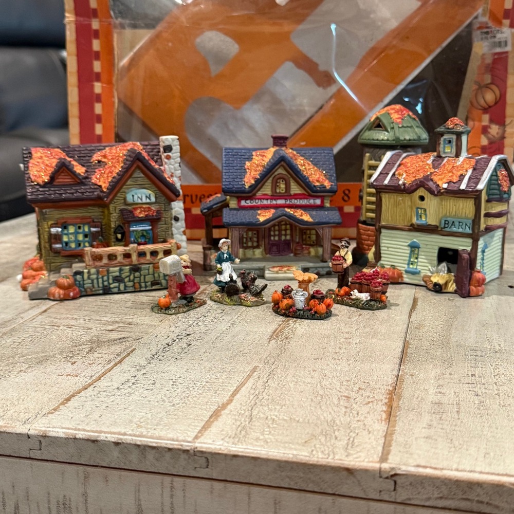 Vintage Autumn Harvest Village Set 8 Piece Fall Thanksgiving Decor *NO CORD